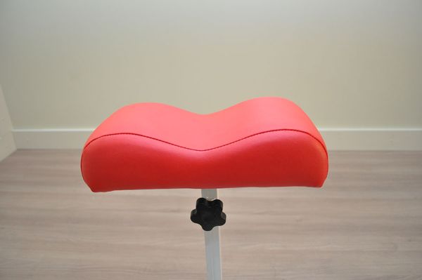 Подставка педикюрная Mebel Studio"Тринога" (00352)