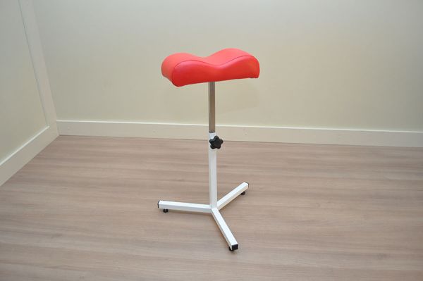 Подставка педикюрная Mebel Studio"Тринога" (00352)