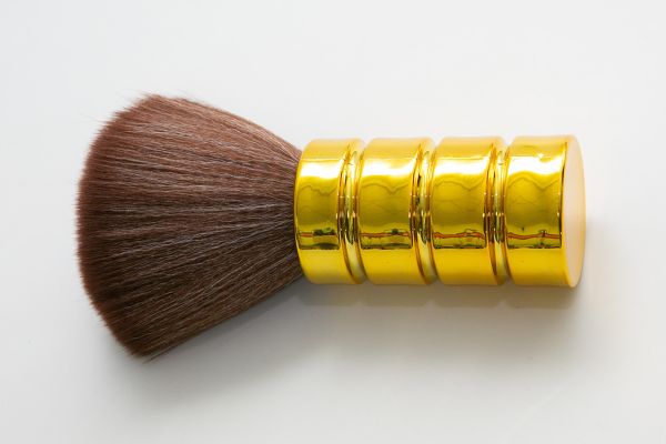 Щітка для змітання волосся ONGEA золота ручка