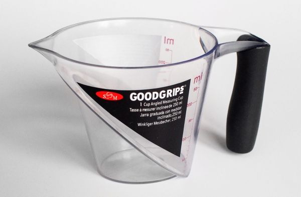 Мірний стакан перукарський прозорий GOODGRIPS 250 мл.